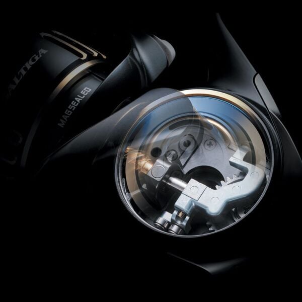 Daiwa Saltiga 25 8000 P 14+1 Bilyalı 4.8:1 Devirli Jig Olta Makinesi