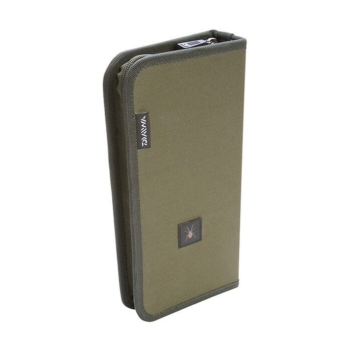 Daiwa Trousse Black Widow Köstek Cüzdanı 29 x 37 x 4.8 cm