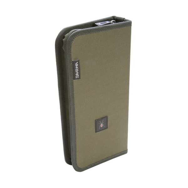 Daiwa Trousse Black Widow Köstek Cüzdanı 29 x 37 x 4.8 cm